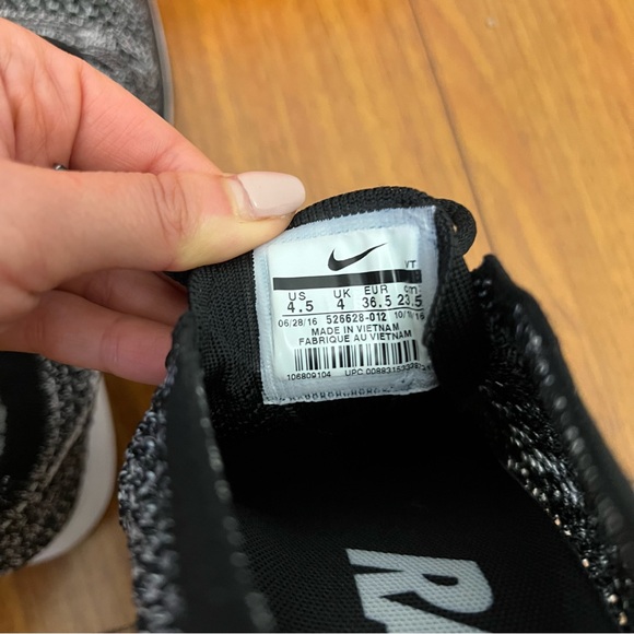 Nike Flyknit Racers Oreo Size 6 - Picture 4 of 5